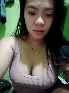 Snapshot of sweety_honey27 chatting on April 15, 2026, 6:23 pm sweety honey27 online show from April 15, 2026, 6:23 pm