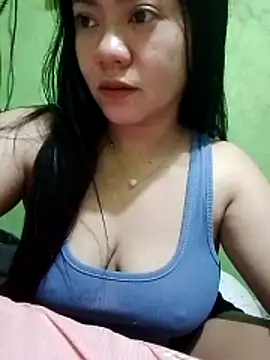 Snapshot of sweety_honey27 chatting on May 3, 2026, 5:27 pm sweety honey27 online show from May 3, 2026, 5:27 pm