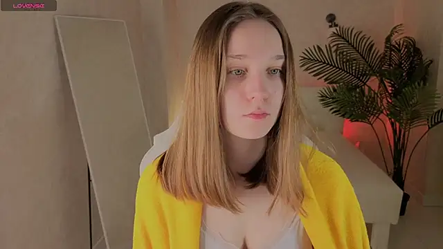 Snapshot of SweetieBlush chatting on April 3, 2026, 1:01 am SweetieBlush online show from April 3, 2026, 1:01 am