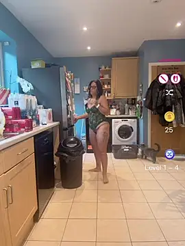 IvyBelleMilf online show from June 21, 2026, 4:40 am