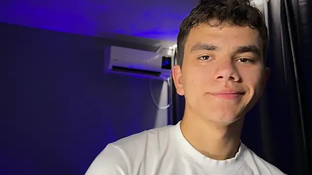 MaxWoolf online show from July 27, 2026, 2:35 pm