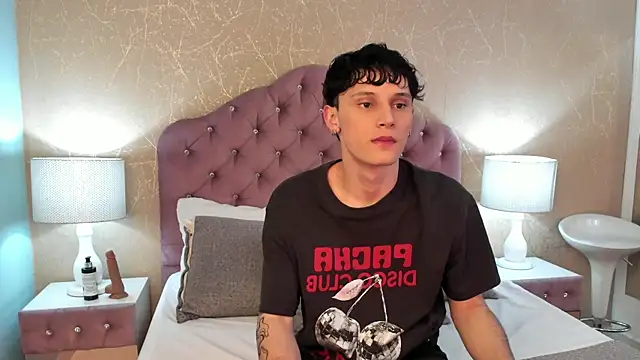 Snapshot of LephyStar chatting on April 15, 2026, 3:23 am LephyStar online show from April 15, 2026, 3:23 am