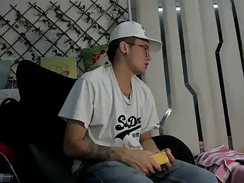 Snapshot of BarbieAndMax chatting on March 29, 2026, 5:03 pm BarbieAndMax online show from March 29, 2026, 5:03 pm