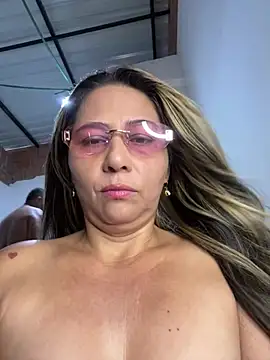 Snapshot of _violeta_99 chatting on April 4, 2026, 6:25 pm violeta 99 online show from April 4, 2026, 6:25 pm