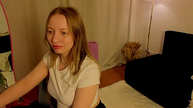 Snapshot of RonnyCookie_ chatting on April 3, 2026, 7:53 pm RonnyCookie online show from April 3, 2026, 7:53 pm