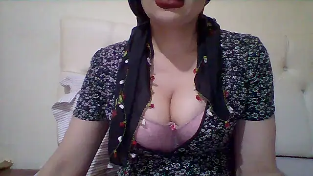busex25 online show from June 7, 2026, 8:58 pm