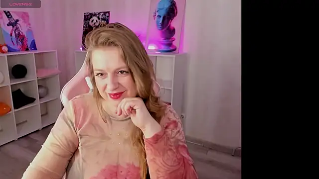 CleoXotie online show from May 18, 2026, 1:17 am