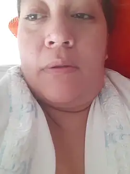 Amalianoir online show from May 14, 2026, 3:53 pm