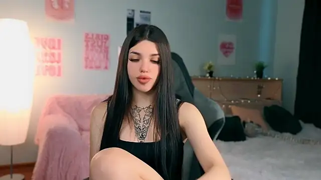 molly rettyy online show from June 1, 2026, 4:02 am