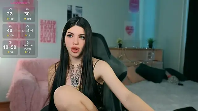 molly rettyy online show from June 24, 2026, 4:00 am