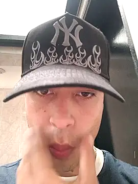 nico herrera   online show from April 4, 2026, 9:32 pm