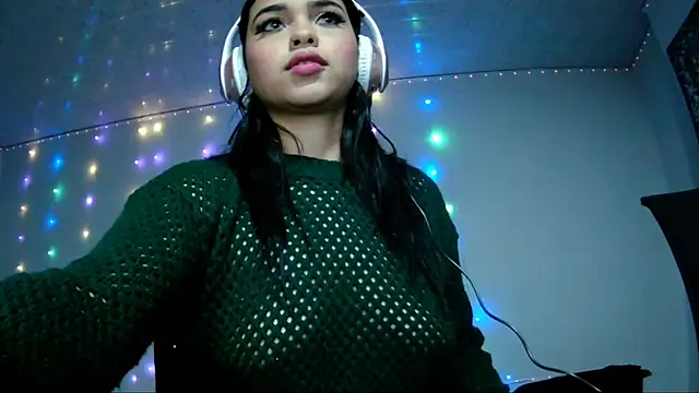 Luna Velvet7 online show from May 22, 2026, 1:36 am