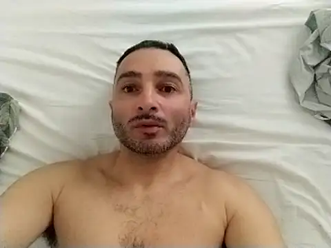 Snapshot of zzrkx chatting on April 11, 2026, 8:40 am zzrkx online show from April 11, 2026, 8:40 am
