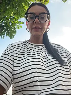 SofiParma online show from June 19, 2026, 10:04 pm