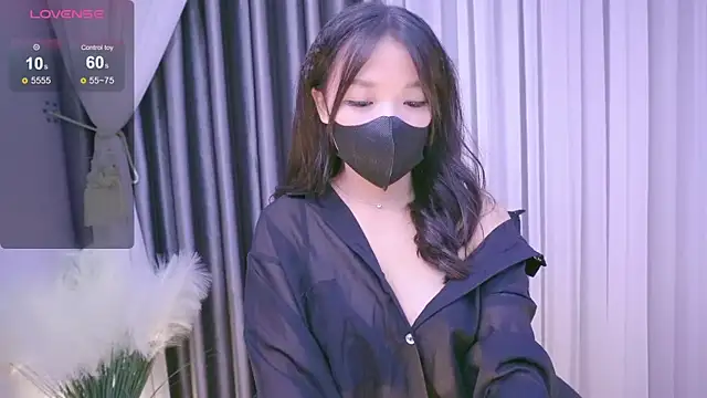 Lu Ly22 online show from July 15, 2026, 1:29 pm