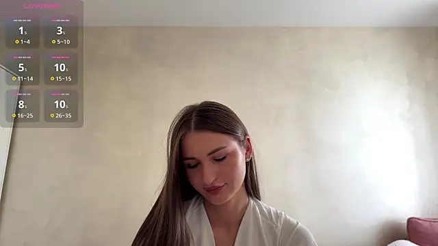 Snapshot of HallieHollo chatting on June 27, 2026, 12:00 pm HallieHollo online show from June 27, 2026, 12:00 pm