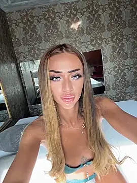 Snapshot of DirtyDebby chatting on April 5, 2026, 2:35 pm DirtyDebby online show from April 5, 2026, 2:35 pm