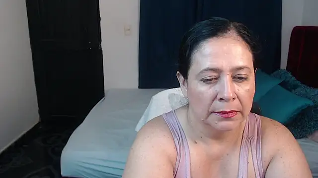carlareyesk977 online show from July 28, 2026, 10:09 pm