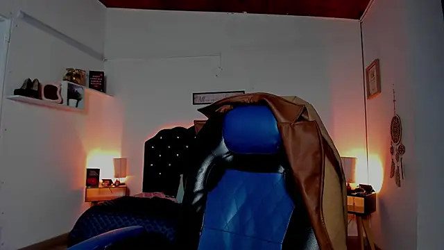 SaraRoads online show from April 8, 2026, 4:52 pm