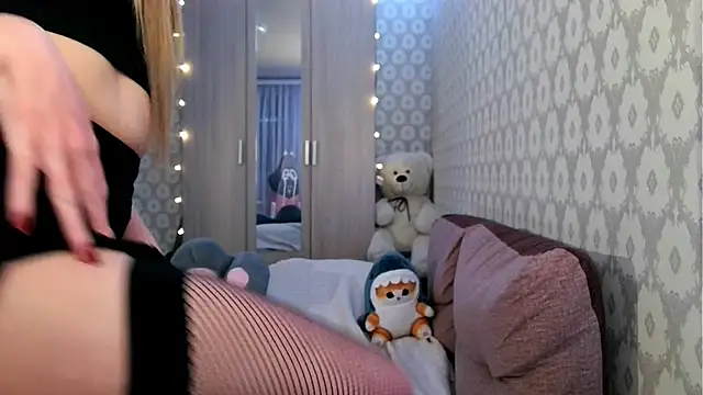 sexyamelia meow online show from April 28, 2026, 8:57 pm