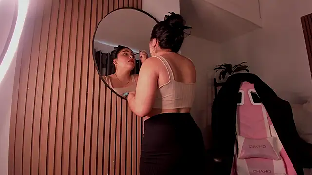 camille sinclair  online show from April 3, 2026, 6:47 pm