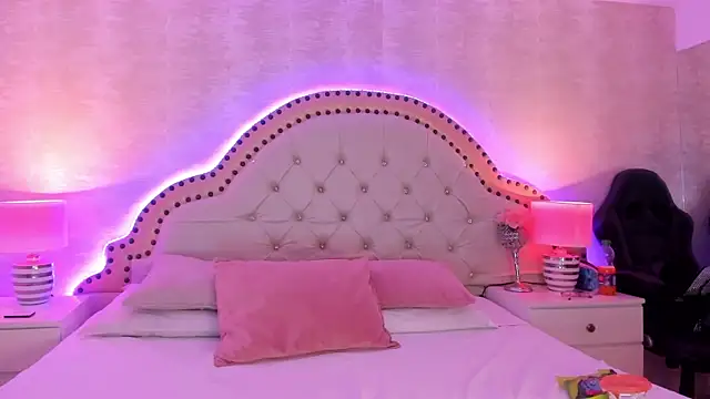 Adara Muller online show from July 22, 2026, 9:06 pm