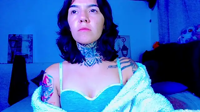 LannieGonzales online show from May 13, 2026, 2:24 pm