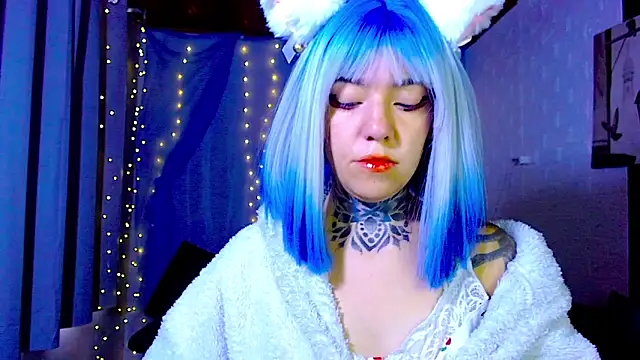 LannieGonzales online show from May 6, 2026, 12:42 pm
