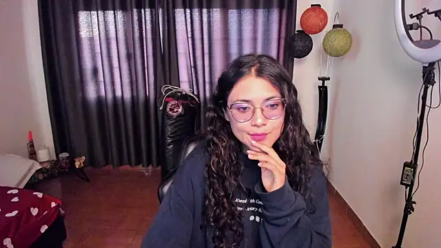 FreyaRouge online show from June 30, 2026, 10:59 am