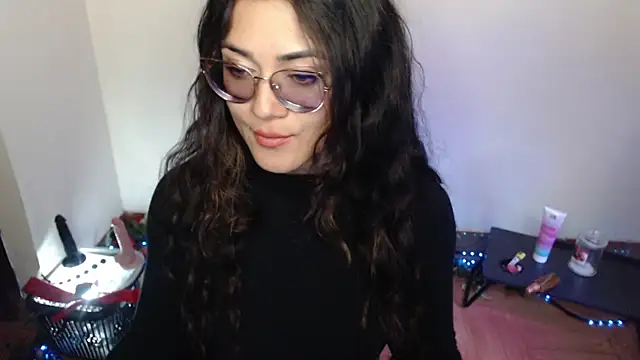 FreyaRouge online show from June 13, 2026, 6:28 pm