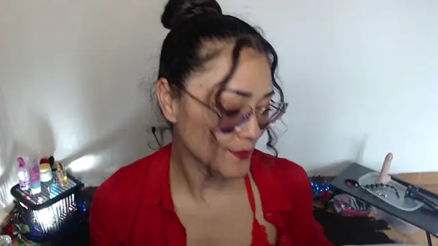 FreyaRouge online show from June 12, 2026, 5:10 pm