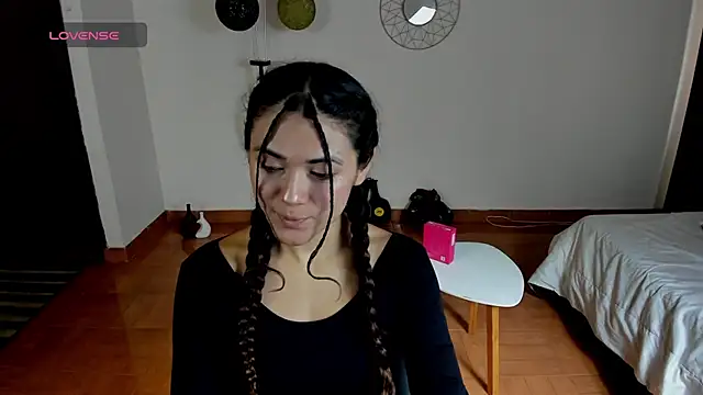 FreyaRouge online show from April 25, 2026, 2:36 pm