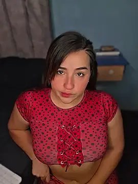 Snapshot of Salma_saad chatting on July 22, 2026, 11:18 pm Salma saad online show from July 22, 2026, 11:18 pm