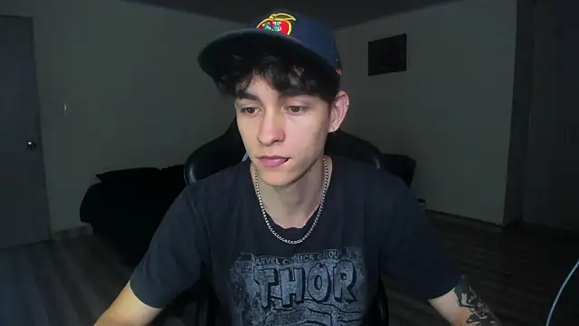 Snapshot of Luke_Chill chatting on June 1, 2026, 11:26 pm Luke Chill online show from June 1, 2026, 11:26 pm