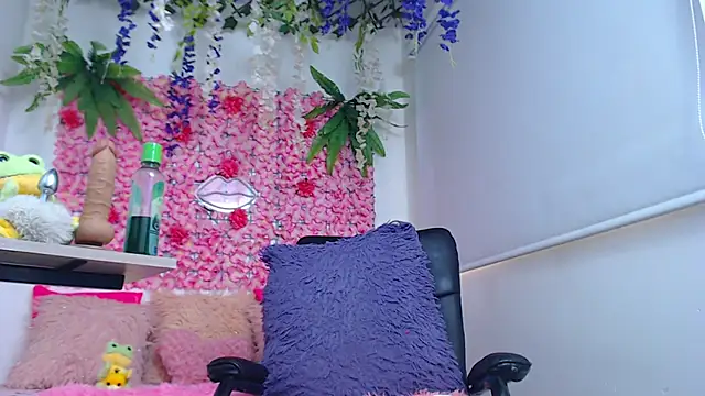 Thiagorincon22 online show from April 2, 2026, 8:59 pm