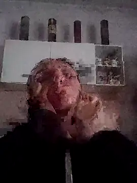 Snapshot of Skinnygirljulie chatting on April 7, 2026, 9:27 pm Skinnygirljulie online show from April 7, 2026, 9:27 pm