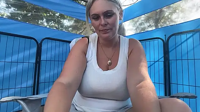 BustySwingingSlut online show from July 13, 2026, 3:44 pm