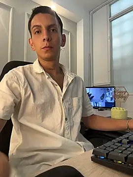 Liam Fiire online show from July 4, 2026, 2:32 pm