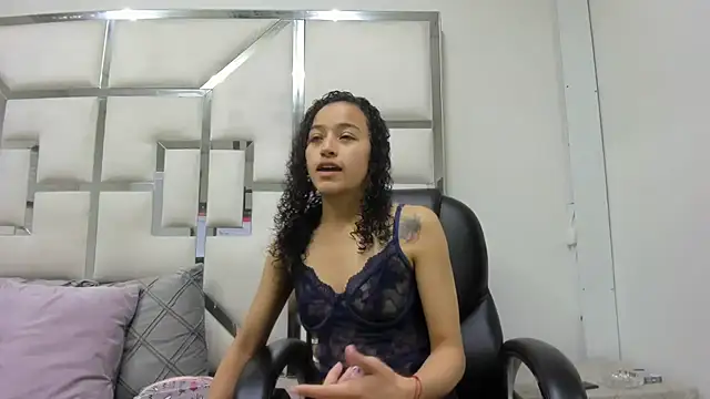AntonelaBlaze online show from July 26, 2026, 4:41 am