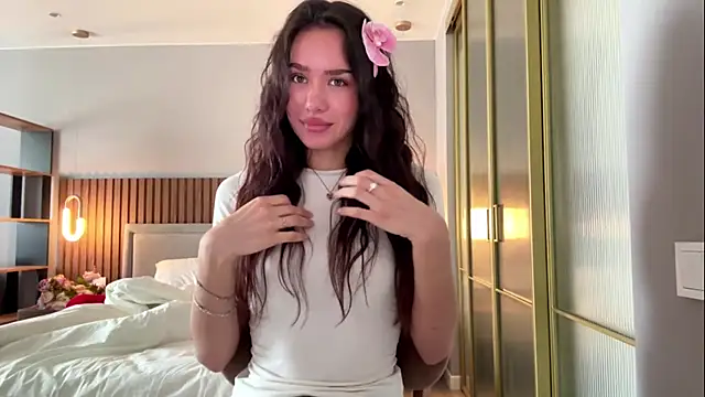 Snapshot of MinnaWatwood chatting on April 14, 2026, 6:07 am MinnaWatwood online show from April 14, 2026, 6:07 am