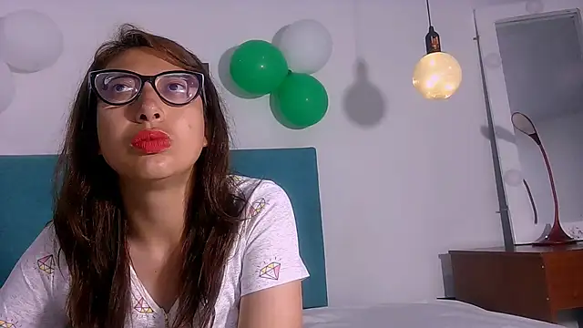 Skarlett Sweet5 online show from April 7, 2026, 1:24 pm