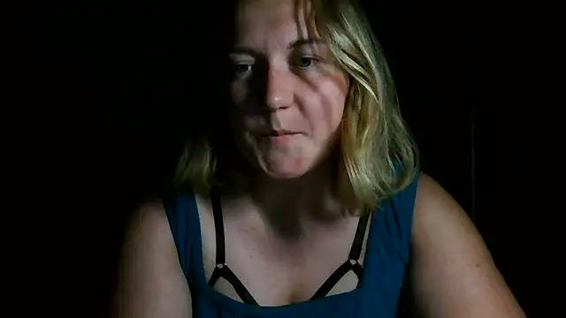 TinaKittyX online show from June 12, 2026, 9:34 pm