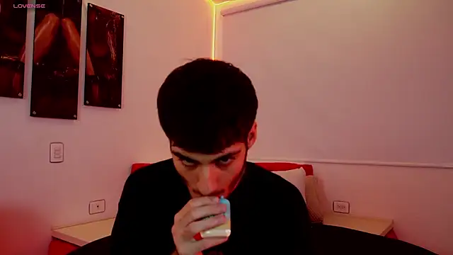 Enzo Crown online show from April 14, 2026, 7:52 pm