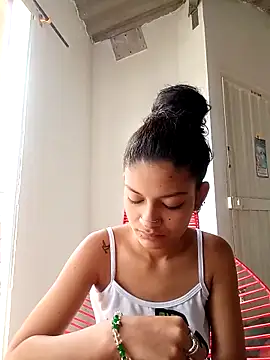 Lyra Siren online show from April 2, 2026, 4:35 pm