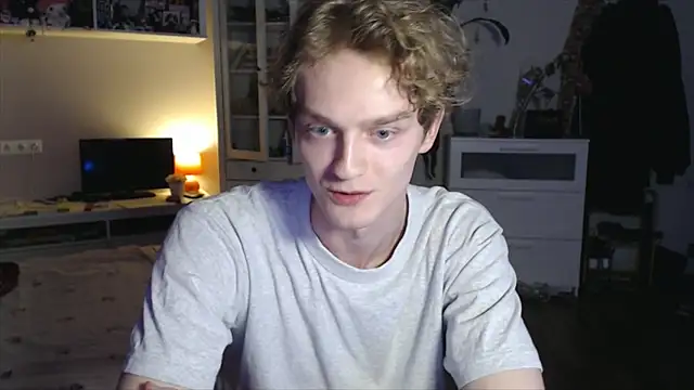 Snapshot of Daniel_Yumm chatting on April 3, 2026, 6:58 pm Daniel Yumm online show from April 3, 2026, 6:58 pm