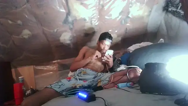 Snapshot of JRNBLU44 chatting on April 3, 2026, 12:33 pm JRNBLU44 online show from April 3, 2026, 12:33 pm