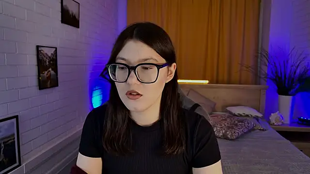 Snapshot of JennyGibson chatting on April 14, 2026, 5:12 am JennyGibson online show from April 14, 2026, 5:12 am