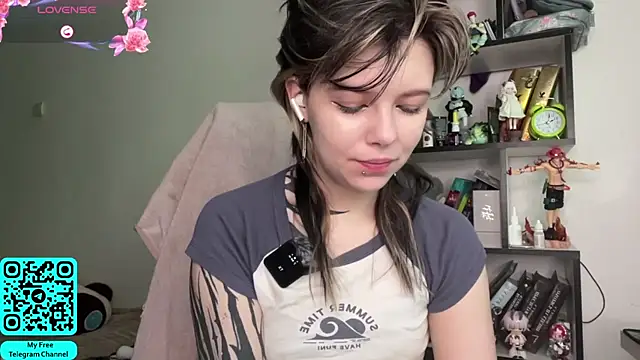 MadalynNosel online show from June 10, 2026, 7:09 am
