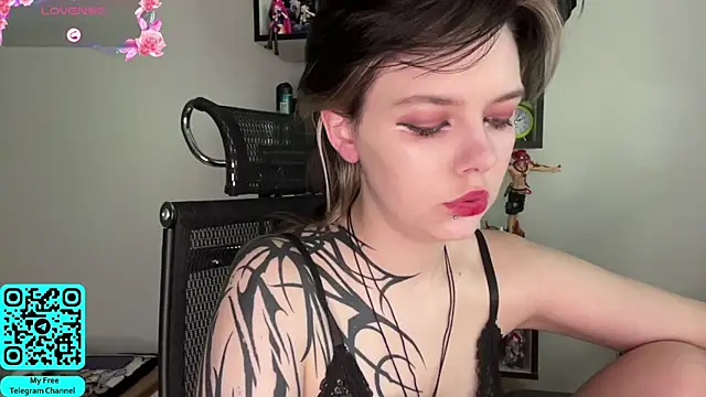 MadalynNosel online show from June 16, 2026, 7:08 am