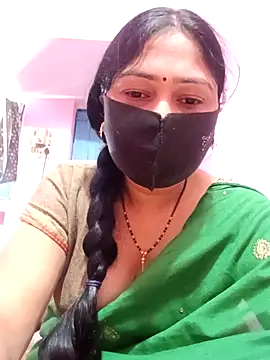 Pinki-girl online show from May 6, 2026, 4:49 am